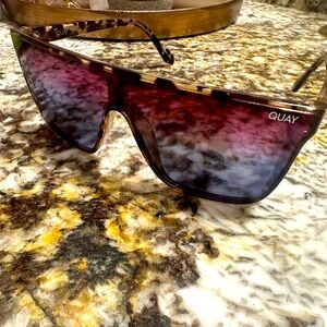 Quay Tortoise Nightfall Sunglasses